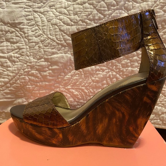 ISOLA wedge platform sandal, Sz 6.5, Bronze - Picture 2 of 10